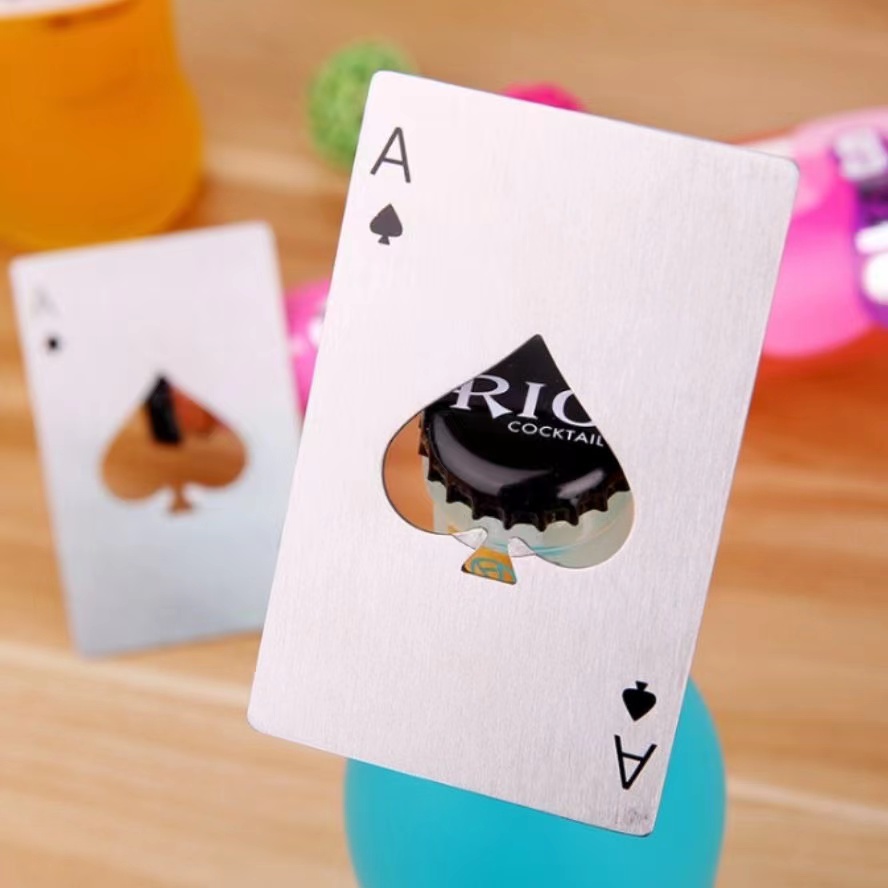 Apribottiglie per birra Poker  - Kitchen Gadgets For Gifts recensione e prezzo